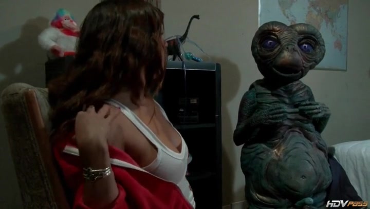 Alien Sexy Porn - Sexy girl masturbates for a horny alien - Sex video on Tube Wolf
